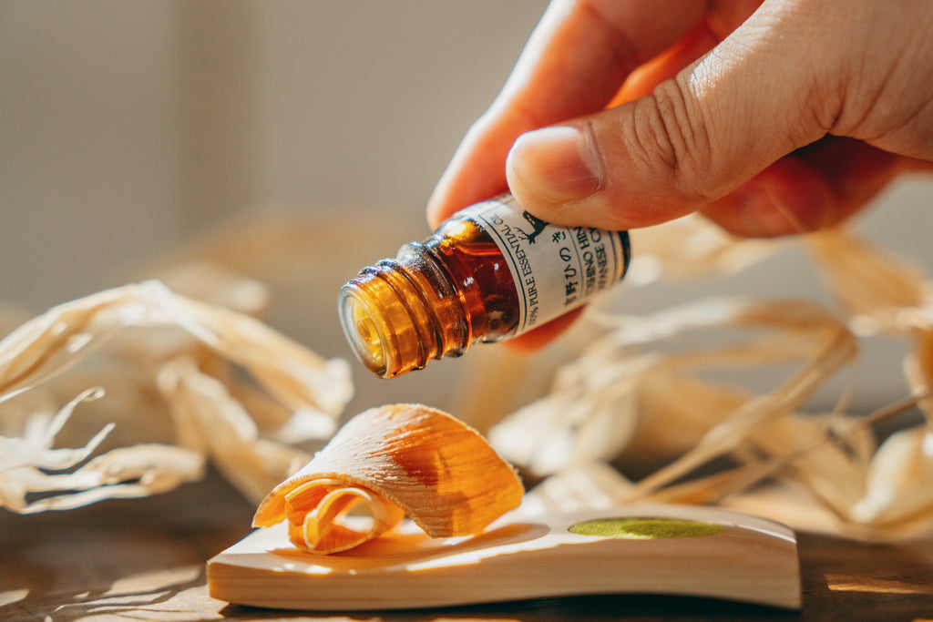 白い犬】吉野桧のアロマプレートセット｜【ならわし narawashi】｜送料無料